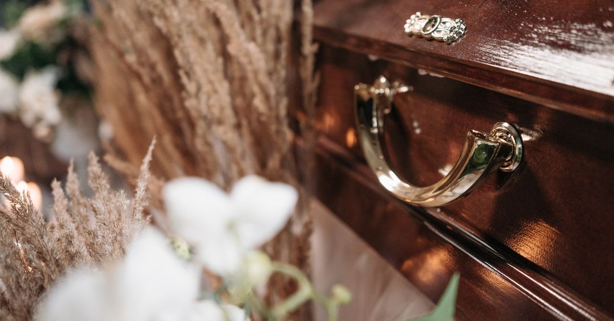 Creating Lasting Tributes: Memorial Service Options Available